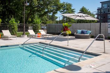 Invigorating swimming pool
